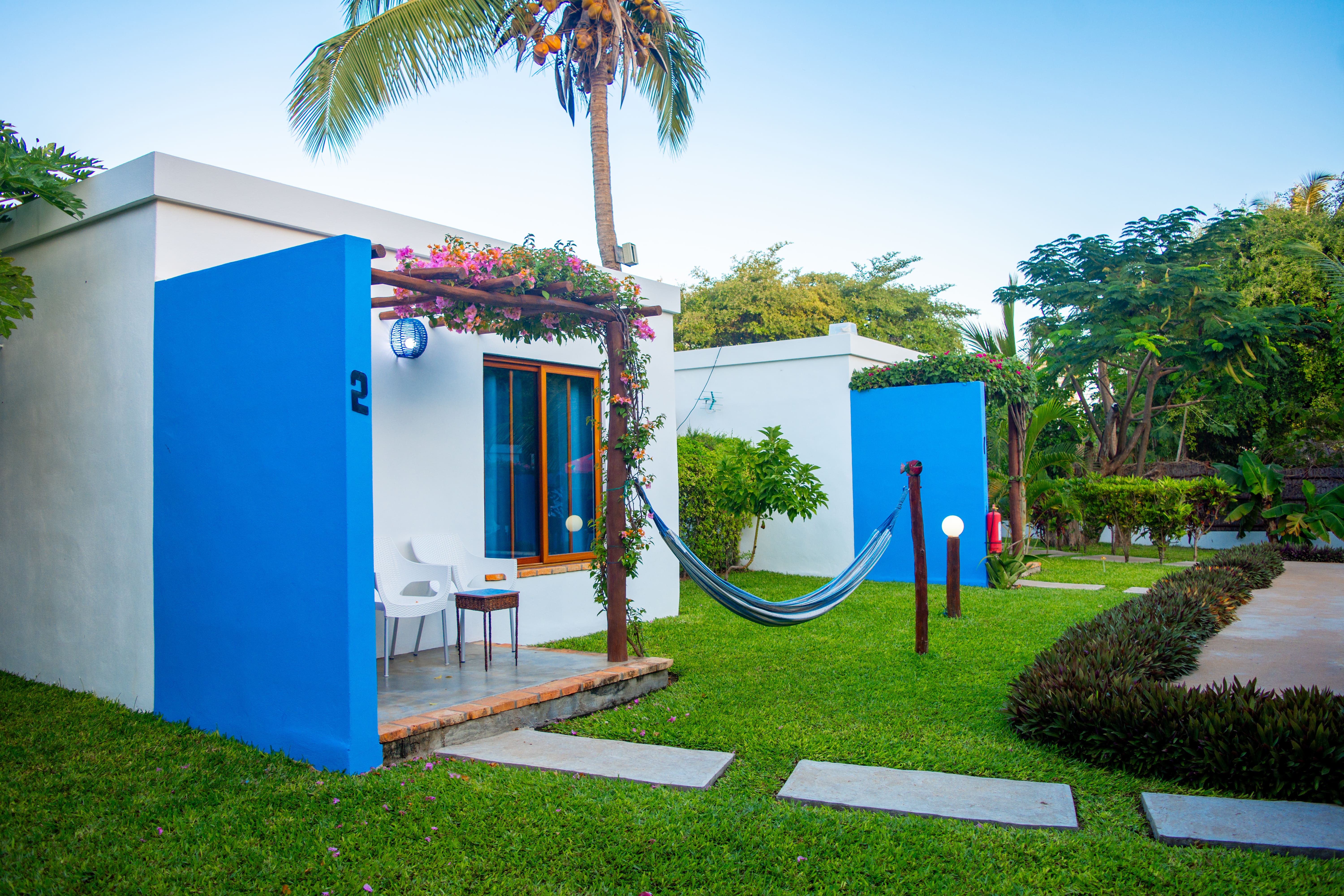 Lodge exterior com jardim